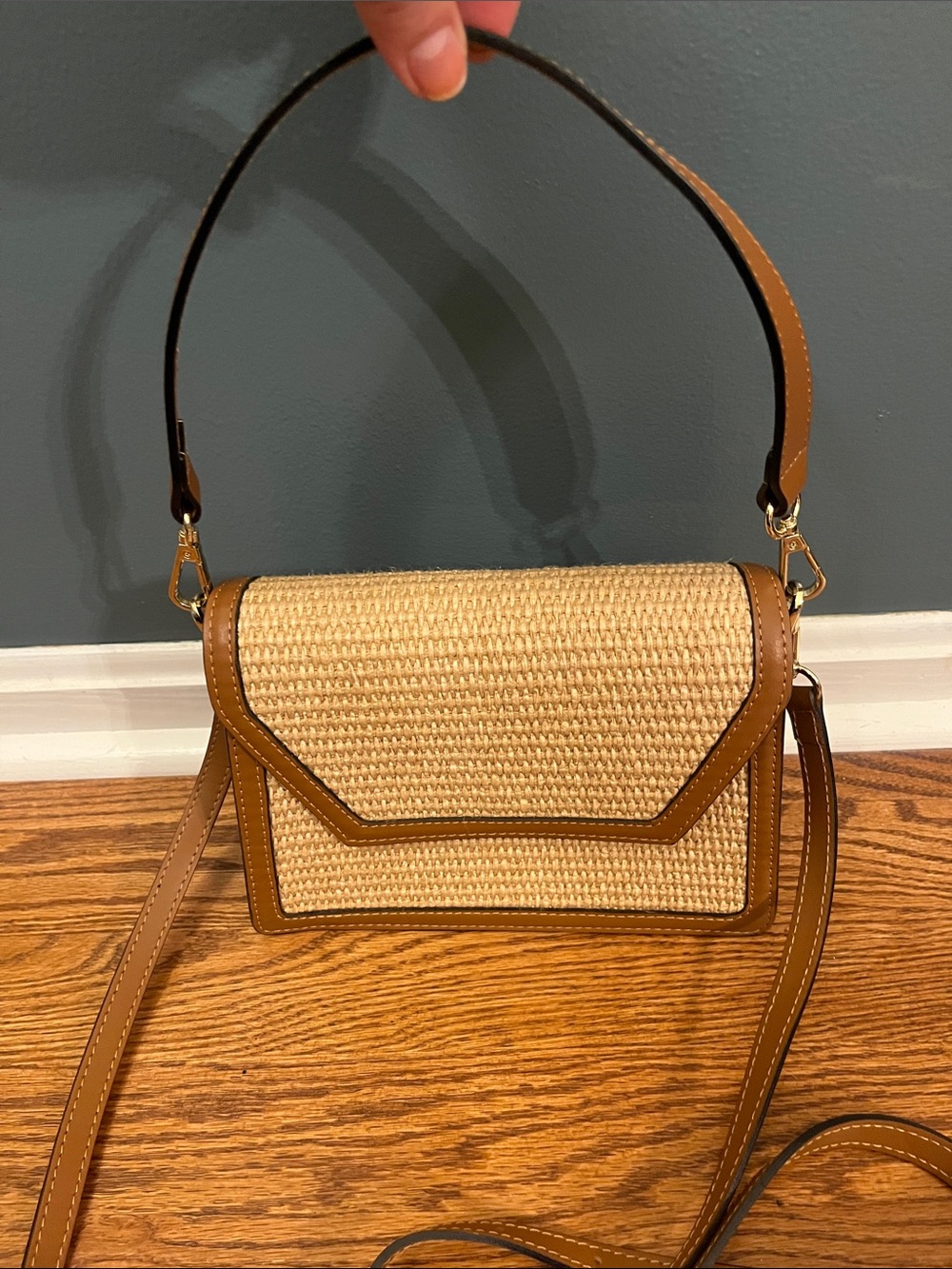 Roberta Rossi Leather Crossbody Handbag - Picture 2 of 9